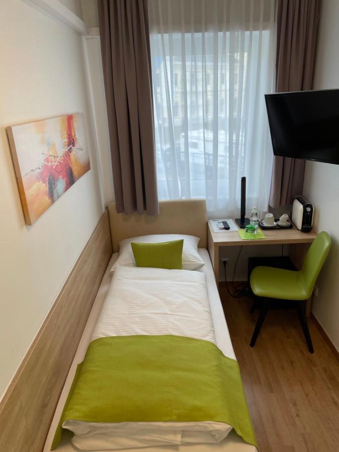 Hotel Garni Ilys Inn Wels Exterior photo