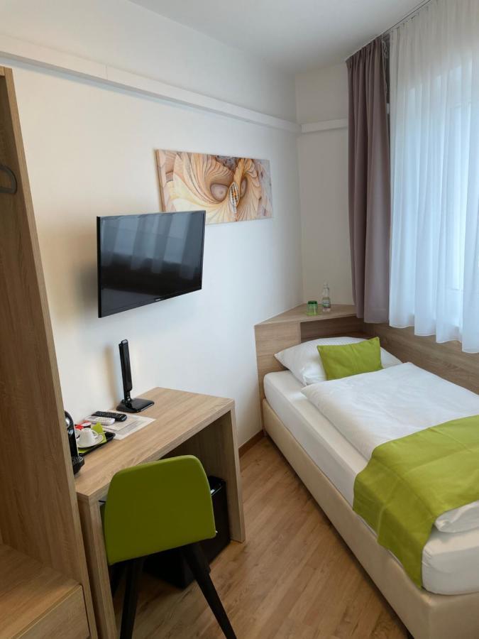 Hotel Garni Ilys Inn Wels Exterior photo